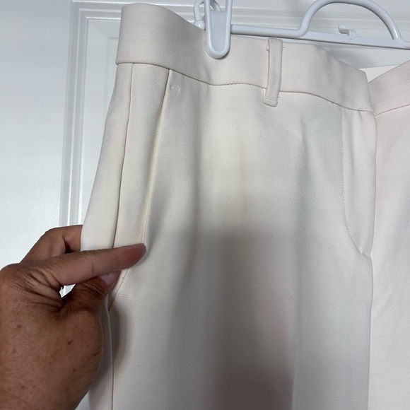 ANN TAYLOR • Cream/Off White “The Ankle” Pant • 8P - Picture 6 of 9